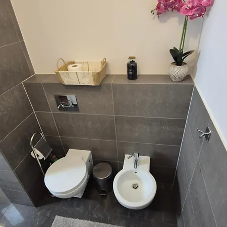 Towarowa Orange Apartment, Free Parking, Air-conditioning, Self Check-in 24h Διαμέρισμα Πόζναν