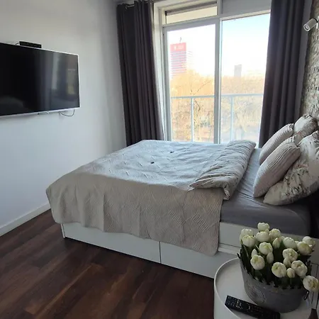Διαμέρισμα Towarowa Orange Apartment, Free Parking, Air-conditioning, Self Check-in 24h *
