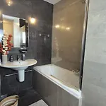 Daire Towarowa Orange Apartment, Free Parking, Air-conditioning, Self Check-in 24h Poznan