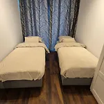 Towarowa Orange Apartment, Free Parking, Air-conditioning, Self Check-in 24h Poznan