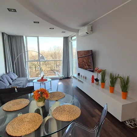 Apartament Towarowa Orange Apartment, Free Parking, Air-conditioning, Self Check-in 24h