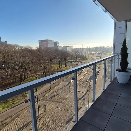 Towarowa Orange Apartment, Free Parking, Air-conditioning, Self Check-in 24h Poznań