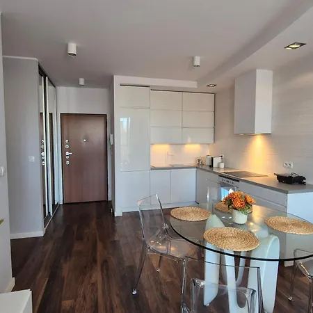 Towarowa Orange Apartment, Free Parking, Air-conditioning, Self Check-in 24h شقة بوزنان