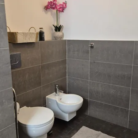 Towarowa Orange Apartment, Free Parking, Air-conditioning, Self Check-in 24h Poznań