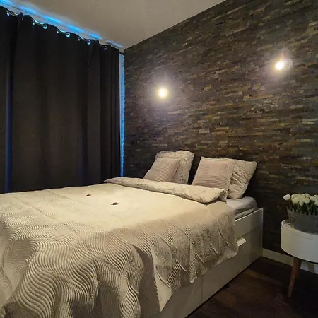 شقة Towarowa Orange Apartment, Free Parking, Air-conditioning, Self Check-in 24h بوزنان
