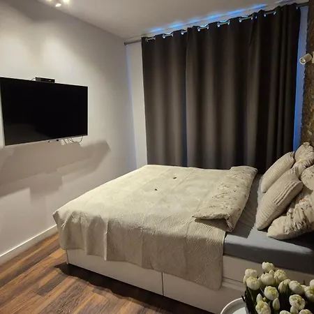 شقة Towarowa Orange Apartment, Free Parking, Air-conditioning, Self Check-in 24h بوزنان