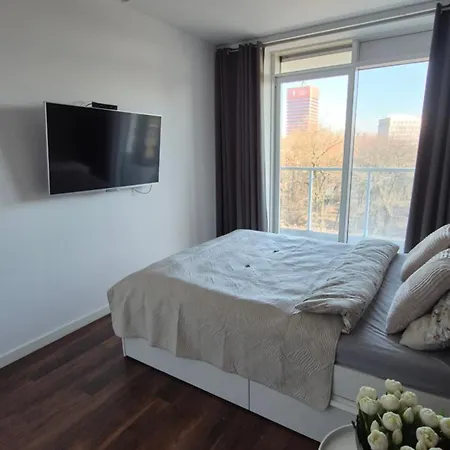 Towarowa Orange Apartment, Free Parking, Air-conditioning, Self Check-in 24h شقة