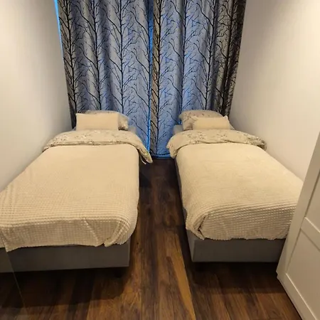 Towarowa Orange Apartment, Free Parking, Air-conditioning, Self Check-in 24h بوزنان