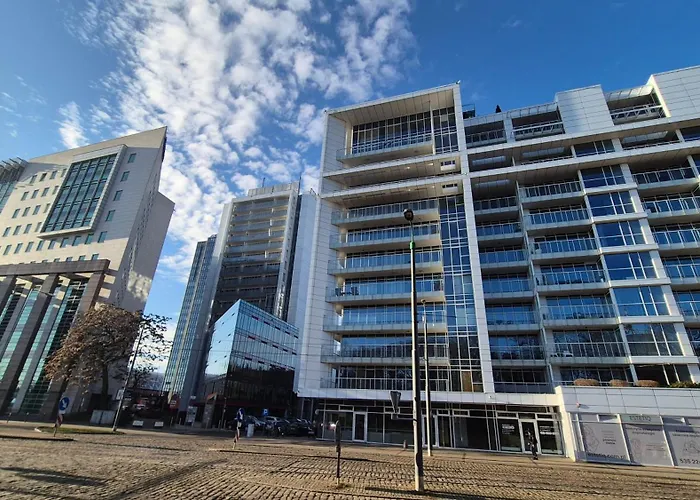 Towarowa Orange Apartment, Free Parking, Air-conditioning, Self Check-in 24h شقة *