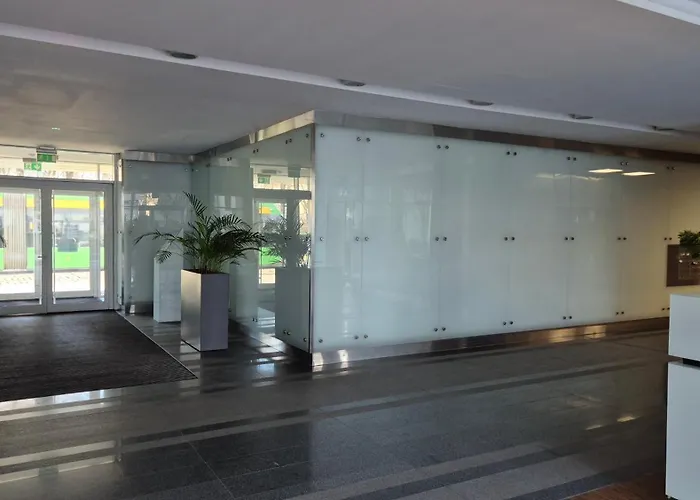 Towarowa Orange Apartment, Free Parking, Air-conditioning, Self Check-in 24h شقة بوزنان