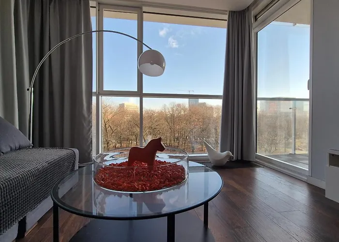 Towarowa Orange Apartment, Free Parking, Air-conditioning, Self Check-in 24h شقة