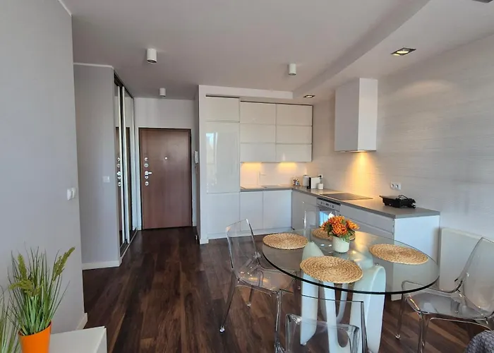 Towarowa Orange Apartment, Free Parking, Air-conditioning, Self Check-in 24h شقة بوزنان