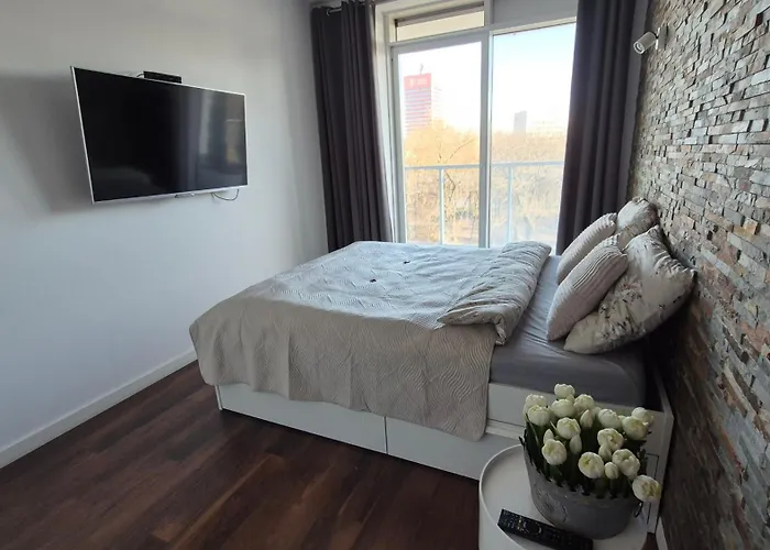 شقة Towarowa Orange Apartment, Free Parking, Air-conditioning, Self Check-in 24h *