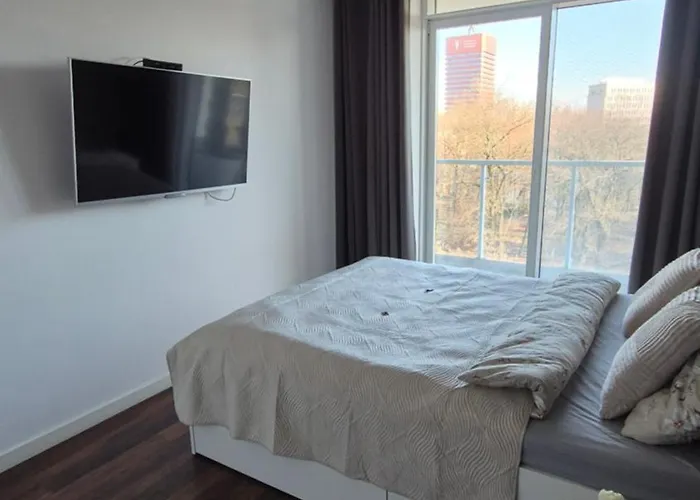 Towarowa Orange Apartment, Free Parking, Air-conditioning, Self Check-in 24h شقة