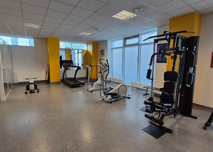 Towarowa Orange Apartment, Free Parking, Air-conditioning, Self Check-in 24h شقة *